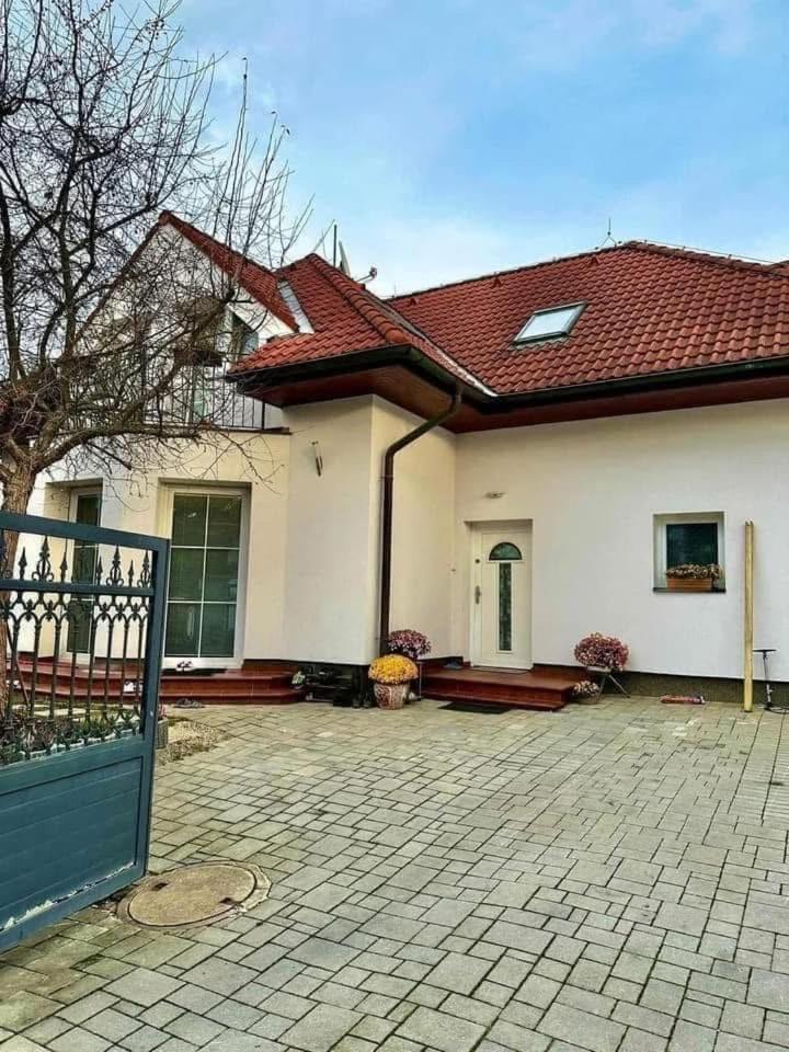 Cozy Sapa Stay Prague Exterior photo